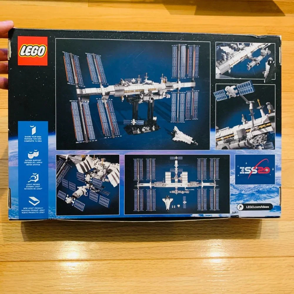 LEGO Ideas: International Space Station (21321) - Picture 4 of 4